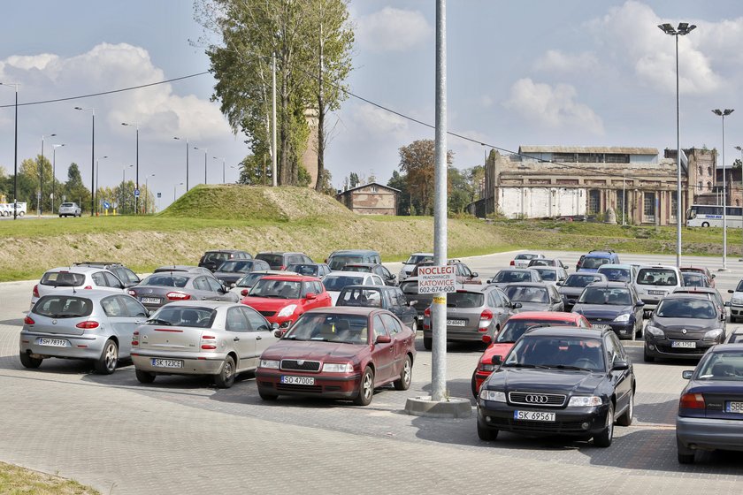 Zapchany parking w Strefie Kultury