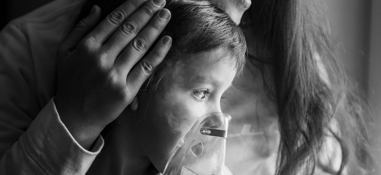 Śmiertelny kaszel atakuje dzieci i dorosłych. Krztusiec wrócił i znów jest groźny