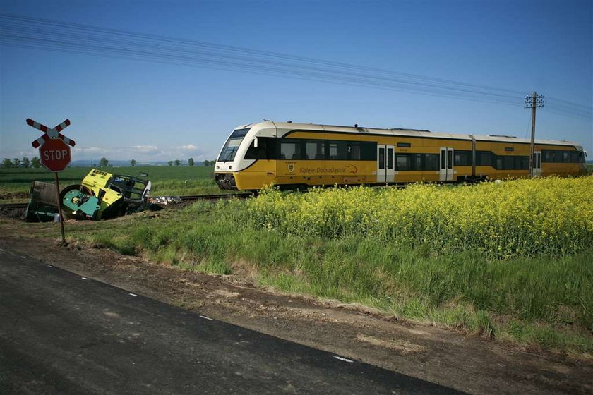 Walcem wjechał pod pociąg