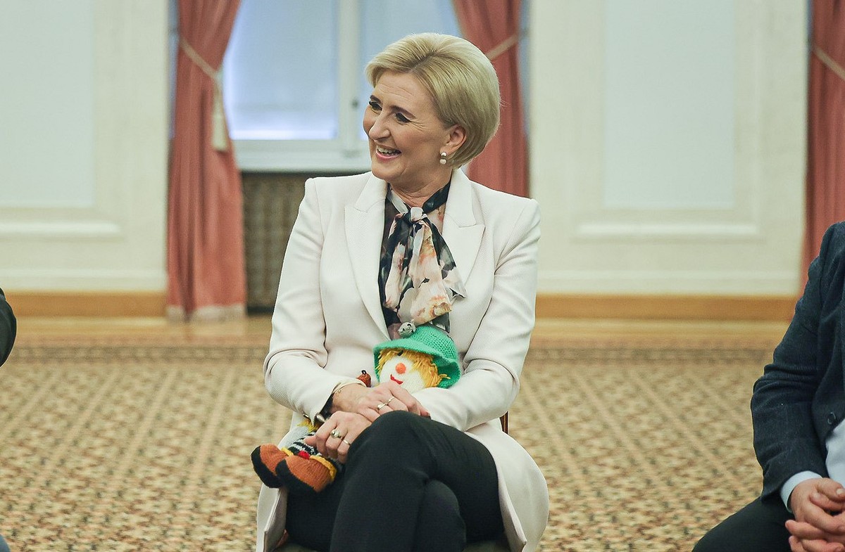 Agata Kornhauser-Duda w stylizacji idealnej na wiosnę