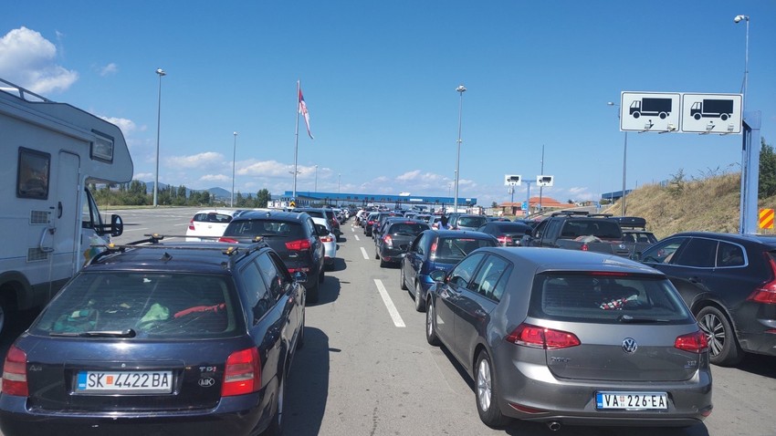 Intezitet saobraćaja na prelazu Preševo uvek je visok tokom letnje sezone
