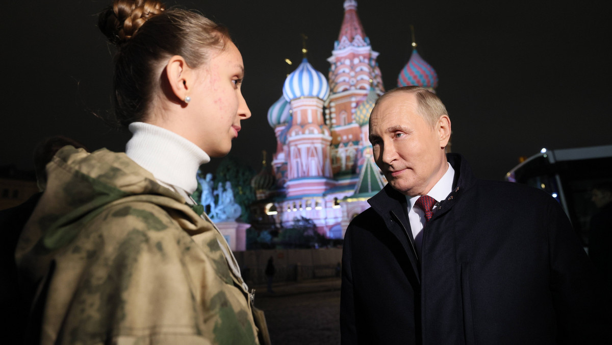 Jak Kreml ściąga młodych na wybory. "Mają zakochać się w Putinie"
