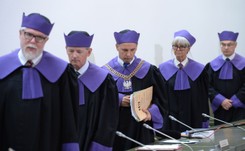 PiS chce umożliwić zablokowanie uchwały SN ws. ułaskawienia byłych szefów CBA