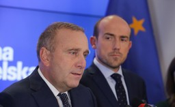 Schetyna o projektach prezydenta: Nigdy nie weźmiemy udziału w demontowaniu konstytucji