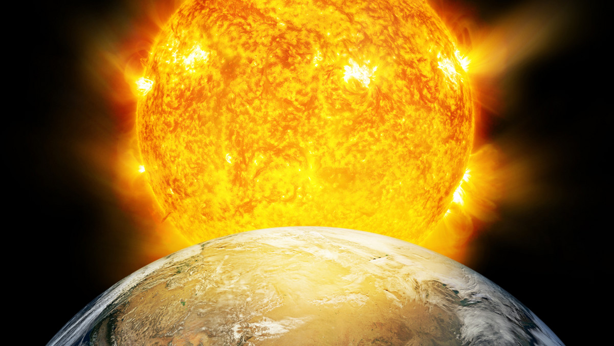 Zdaniem naukowców w najbliższym czasie na Ziemi może wystąpić znaczne ochłodzenie. "Mała epoka lodowcowa" związana byłaby ze zmniejszeniem aktywności Słońca. Według najnowszych obliczeń prezentowanych przez "The Independent" nie odczulibyśmy zmian. Wszystko przez... galopujące globalne ocieplenie.