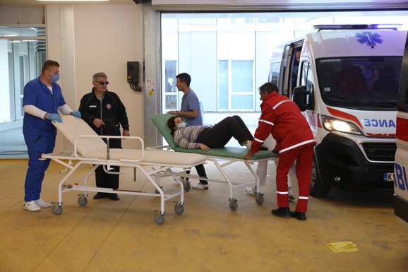 BEOGRAĐANI MASOVNO ZVALI HITNU ZBOG GUŠENJA Lekari posebno zabrinuti zbog onoga što sledi sutra, upozoravaju šta NIKAKO ne smemo da radimo