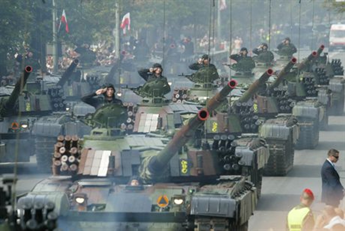 15 08 2007WARSZAWASWIETO WOJSKA POLSKIEGOWOJSKOPARADA W AL UJAZDOWSKICHFOT DAMIAN BURZYKOWSKI  FAKT