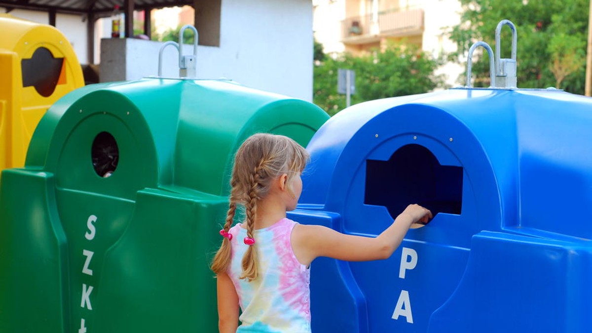 W przypadku budynków wielorodzinnych - maksymalnie 10,2 zł od osoby za posegregowane śmieci, a w przypadku domu jednorodzinnego maksymalnie 17,07 zł - proponuje SLD w poselskim projekcie nowelizacji ustawy śmieciowej.