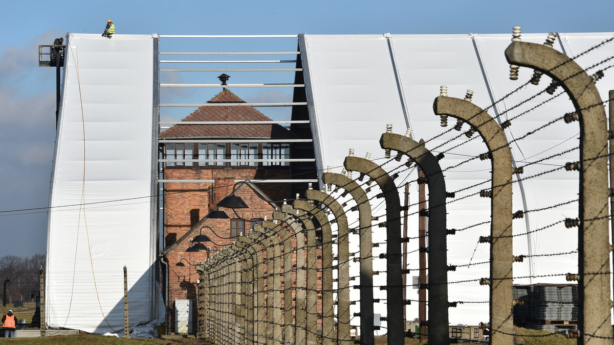 Zbliża się 70. rocznica wyzwolenia niemieckiego obozu Auschwitz. W ceremonii, która odbędzie się 27 stycznia w pobliżu bramy głównej dawnego Auschwitz II-Birkenau, udział zapowiedziało ok. 300 byłych więźniów, w tym stu z Polski – podało Muzeum Auschwitz.
