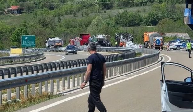 Obustavljen saobraćaj 
