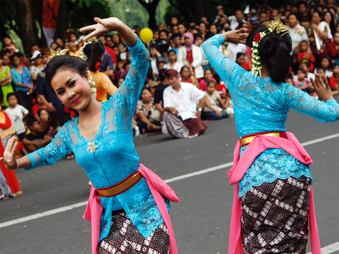 Na indonezyjskiej wyspie sylwestra świętuje się w letniej atmosferze