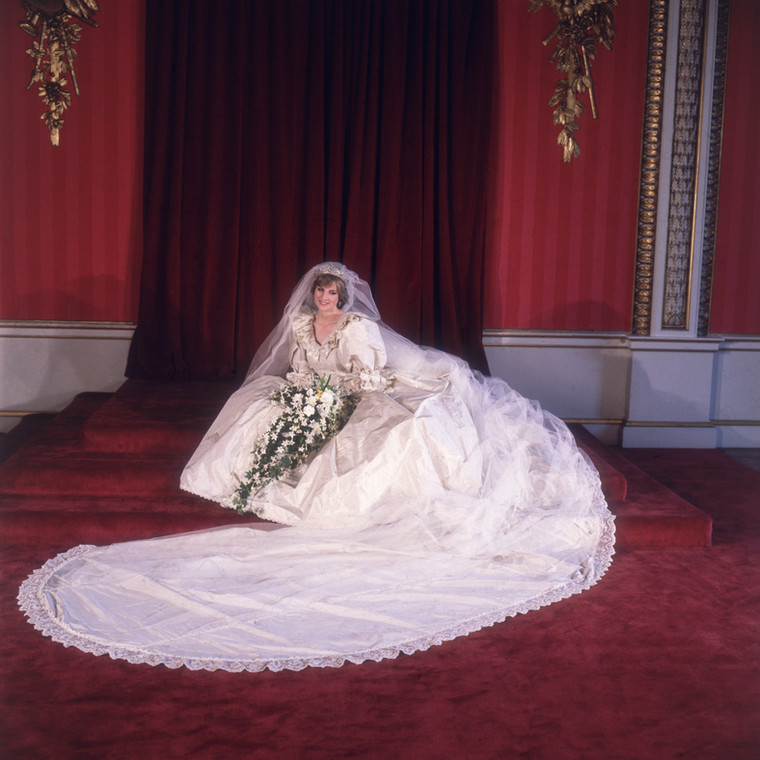 Diana dans sa robe de mariée