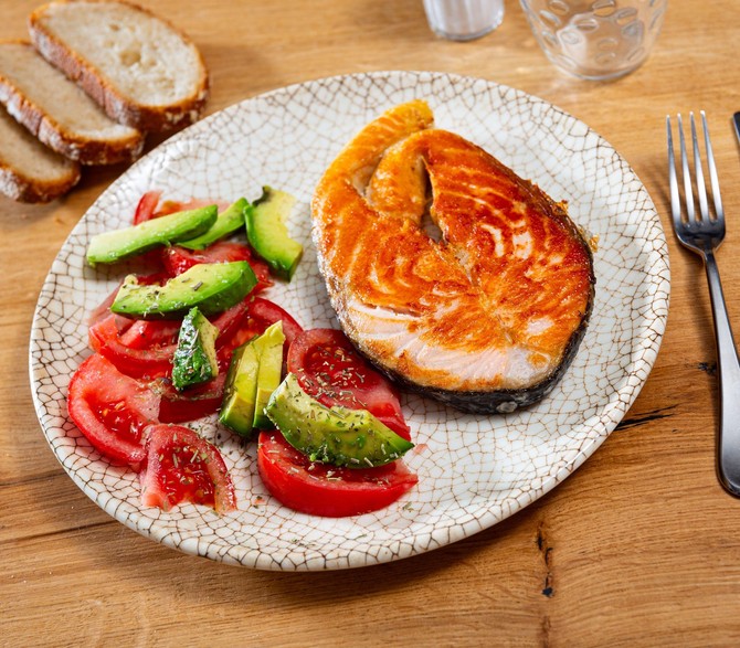 Losos je bogat omega -3 masnim kiselinama