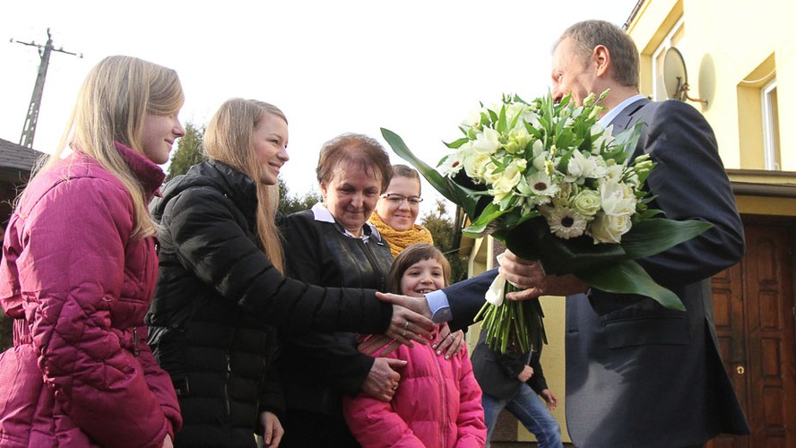 Donald Tusk przyjechał do rodziny zastępczej ze Strzałkowa