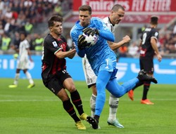 Szczęsny uratował Juventus przed klęską. Hit Serie A dla AC Milan [WIDEO]