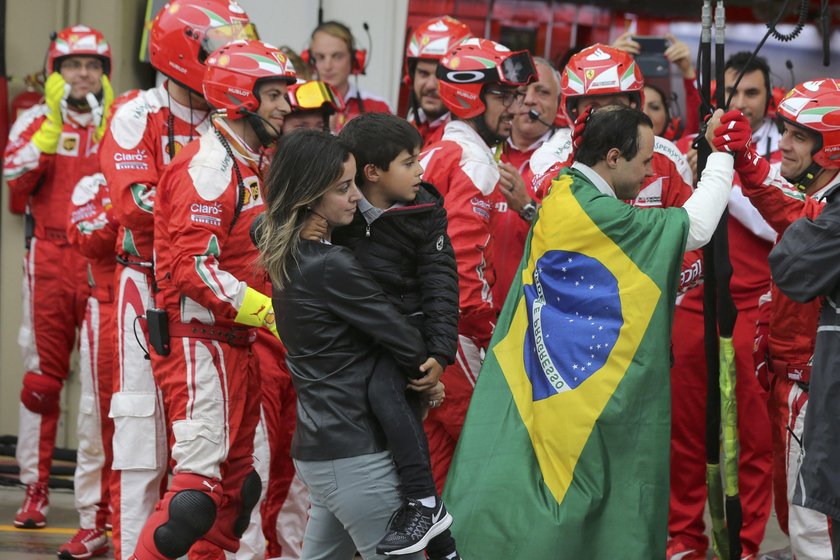 Felipe Massa miał wypadek na Interlagos. Hamilton wygrał GP Brazylii