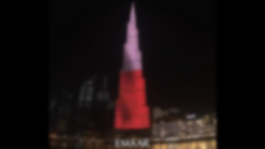 Wieża Chalify w Dubaju w biało-czerwonych barwach