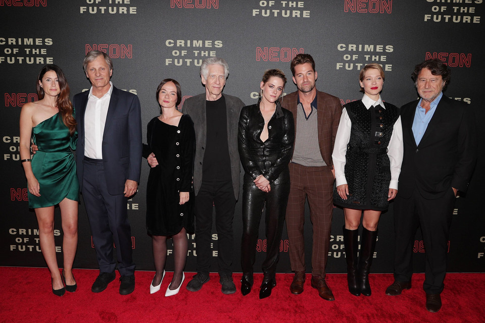 Obsada "Crimes of the Future" oraz David Cronenberg na premierze Nowym Jorku