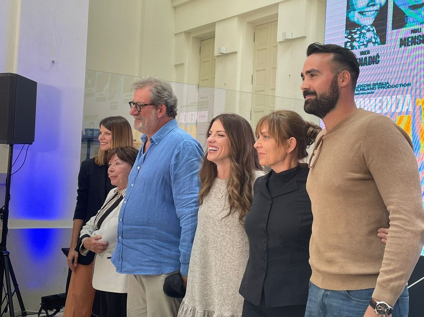 Komedija na tri sprata