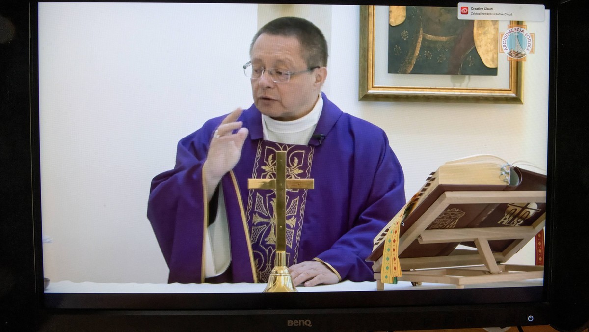 Poniedziałek wielkanocny. Abp Grzegorz Ryś: Jezus zmartwychwstaje jako pierwszy