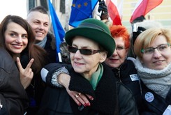 Zamiast Lecha w Gdańsku przemówiła Danuta Wałęsa. Uderzyła w 'małego człowieczka'