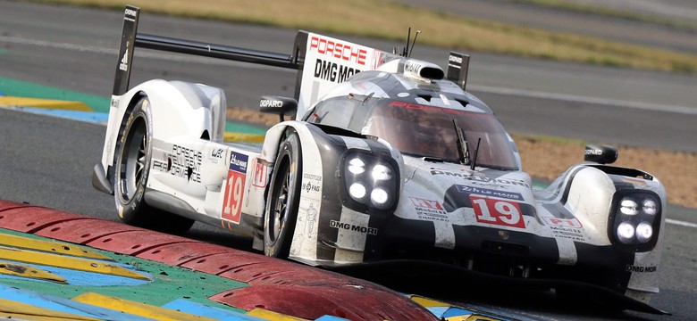 Le Mans: Zespół Giermaziaka na 36. miejscu. Zwycięstwo Porsche