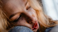 Pszichiáter osztotta meg azt az 5 jelet, amivel nem szabad viccelni, ha te is tapasztalod: mély depresszióban szenevdhetsz