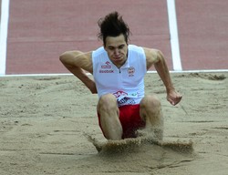Polak walczy o medal i kwalifikacje do Londynu