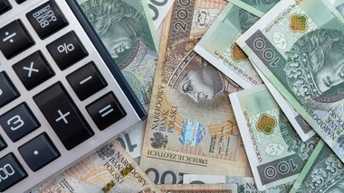 zus wypłaca wyższą emeryturę osobom pracującym przed 1999 rokiem. wystarczy ten jeden dokument