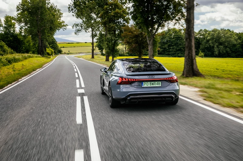 Podróż Porsche Taycanem i Audi e-tronem GT do Chorwacji