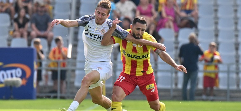 Korona wygrała pierwszy raz w sezonie. Zagłębie straciło dwa gole i jednego zawodnika [WIDEO]