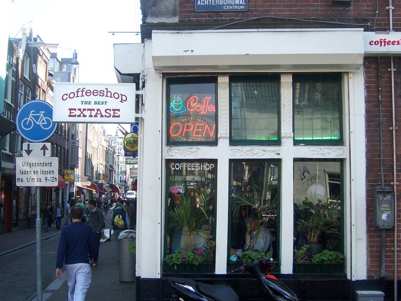 Coffee shop w centrum Amsterdamu