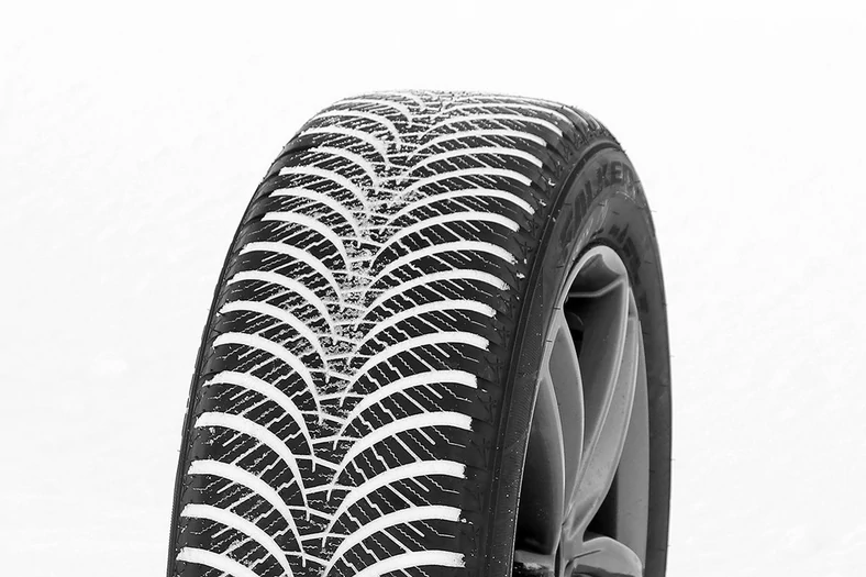 Test opon w rozmiarze 235/55 R19