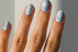 Koket manikir je ponovo u modi: Idealan je za svaki dan, ide uz sve, a evo kako da ga prilagodite svom stilu