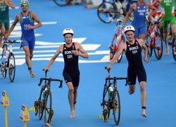 Bracia Brownlee za olimpijskie medale dostali po... 10 funtów