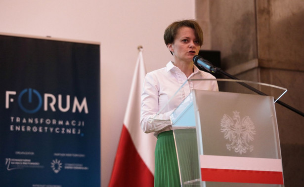 Emilewicz: Technologia 5G może poprawić produktywność Polski
