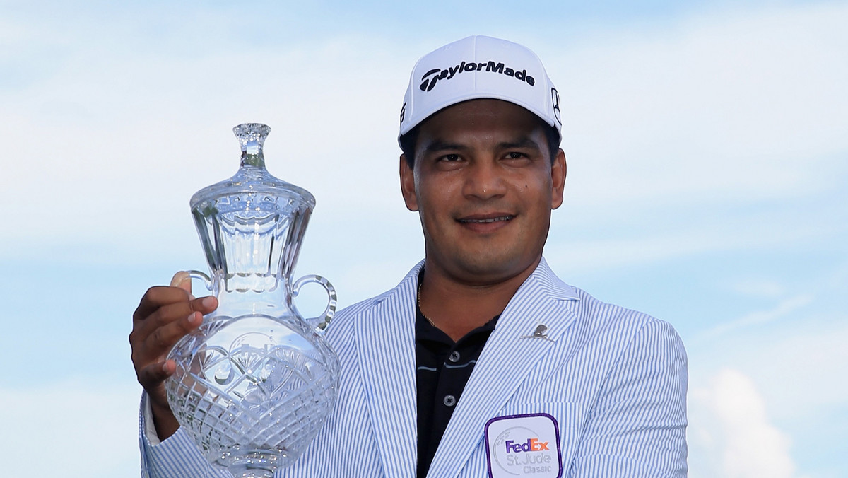 36-letni argentyński golfista Fabian Gomez sięgnął po pierwszy triumf w prestiżowej serii PGA Tour. Zwycięstwo rozstrzygnęło się w ostatnim dniu turnieju FedEx St. Jude Classic.