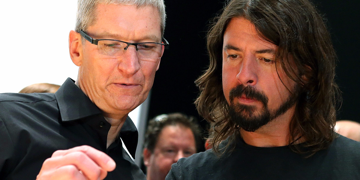Apple CEO Tim Cook with musician Dave Grohl.