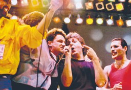 Śpiewanie z nadzieją. Charytatywna akcja dla powodzian w Polsce