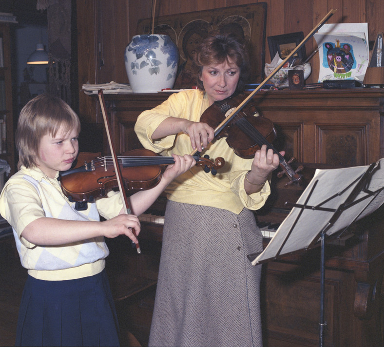 Łucja Prus z córką Julią w 1987 r.