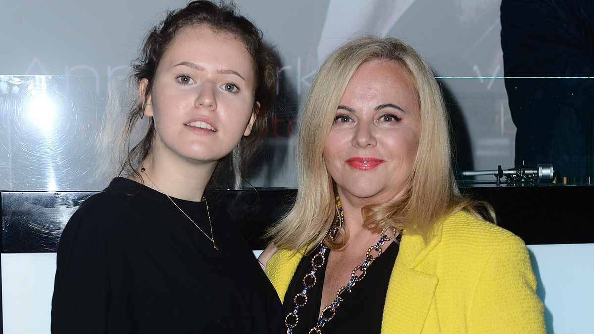 Joanna Kurowska parodiuje własną córkę. Nagranie podbija internet