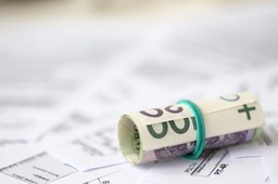 dodatkowe pieniądze dla seniorów w lutym 2026. zwrot za 13. i 14. emeryturę wyniesie do 400 zł. jednak nie wszyscy go dostaną