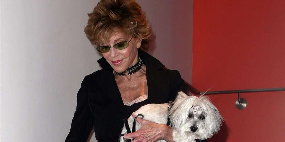 Jane Fonda wykąpała się w prochach swojego psa