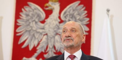 Ciemne siły stoją za Dudą? Macierewicz ujawnia