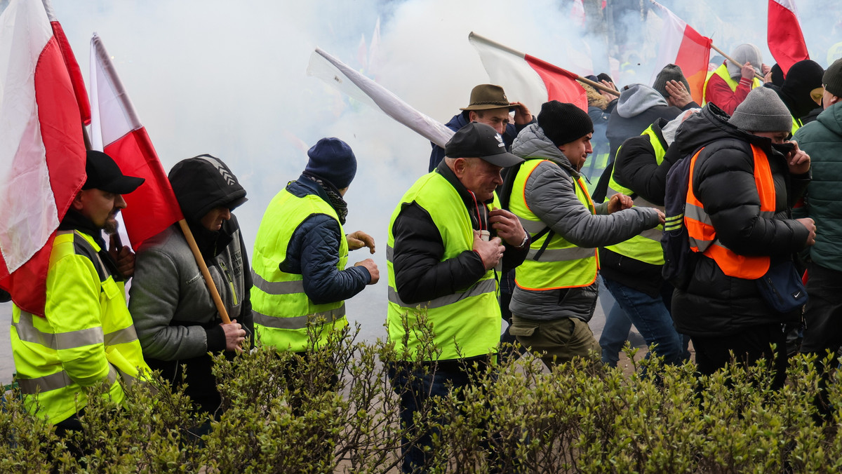 Nacjonaliści ramię w ramię z rolnikami. Chcą ochraniać kolejne protesty