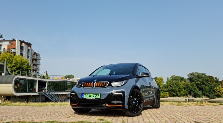 BMW i3S