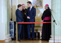 Petru przekonuje: PSL zaczęło współpracować z PiS. Olejnik: Może lubią być bici?