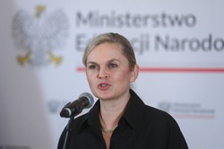 To koniec "rażącej niesprawiedliwości" w stosunku do nauczycieli. Nowacka zapowiada