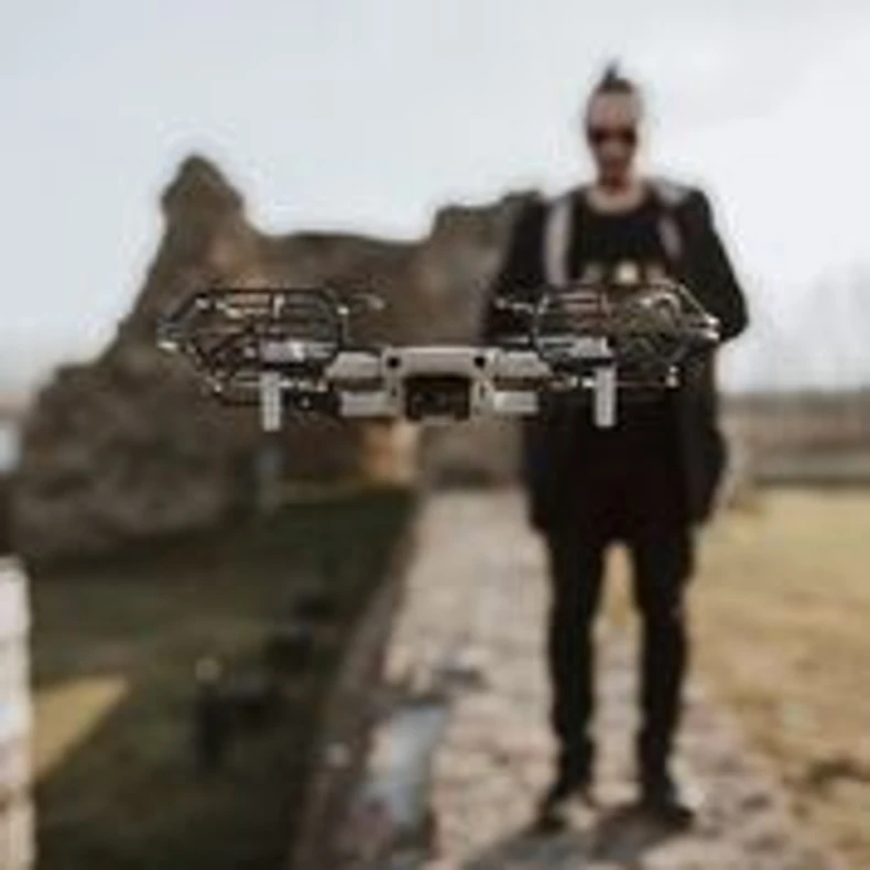 Siniša tokom podizanja drona