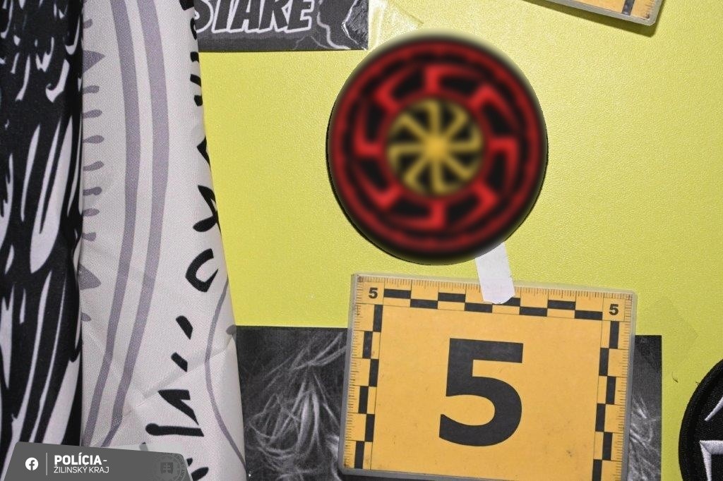 V okrese Žilina zadržala 18-ročného muža za extrémistickú činnosť. 
